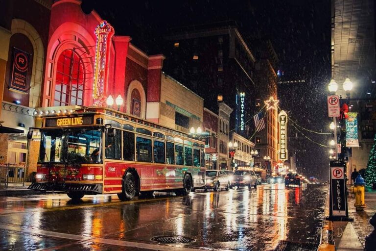 Go Classic Holiday – Find your Merry and Bright