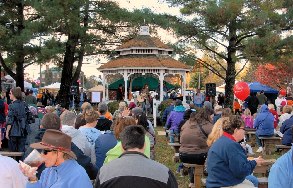 Entertainment at Mountain Makins Festival at Rose Center.