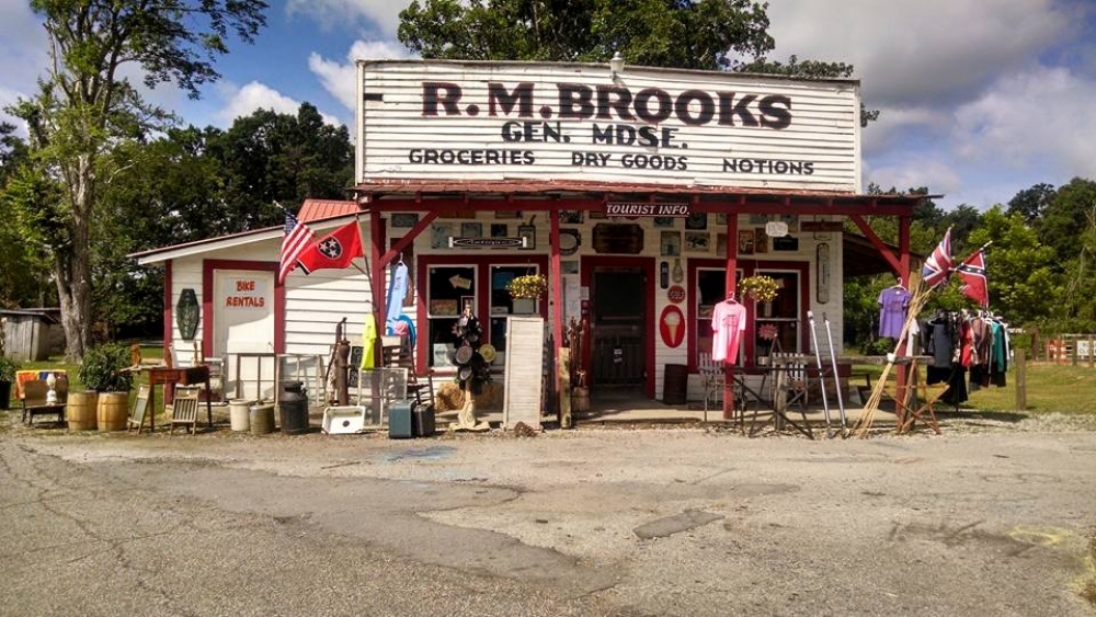 Great place to stop and have lunch! - Tiffany Terry