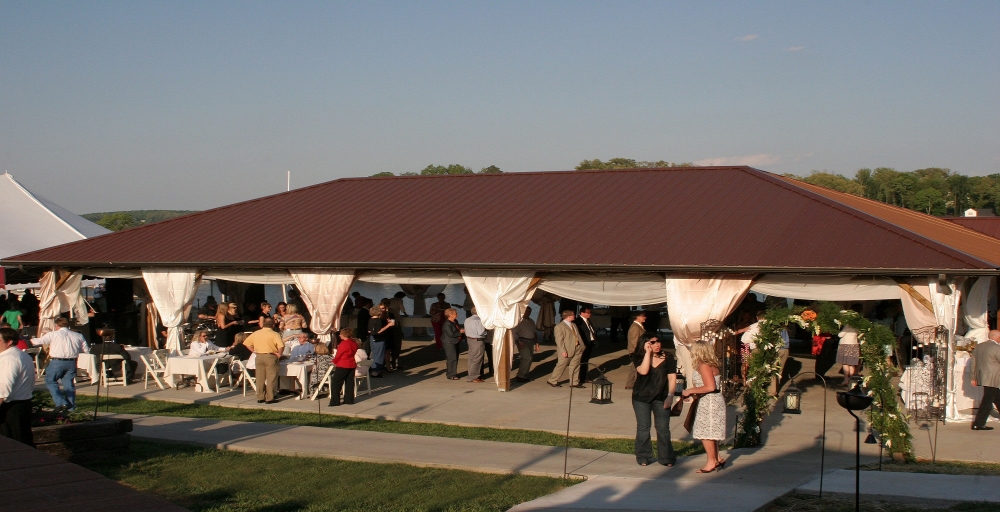 Plan your event overlooking the lake