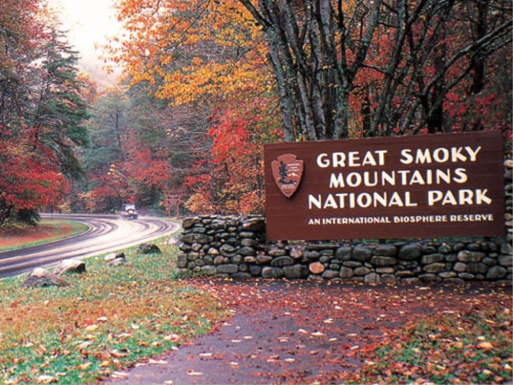Great-Smoky-Mountains-National-Park-sign.jpg