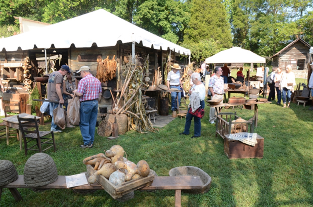 Days of the Pioneer Antique Show at the Museum of Appalachia