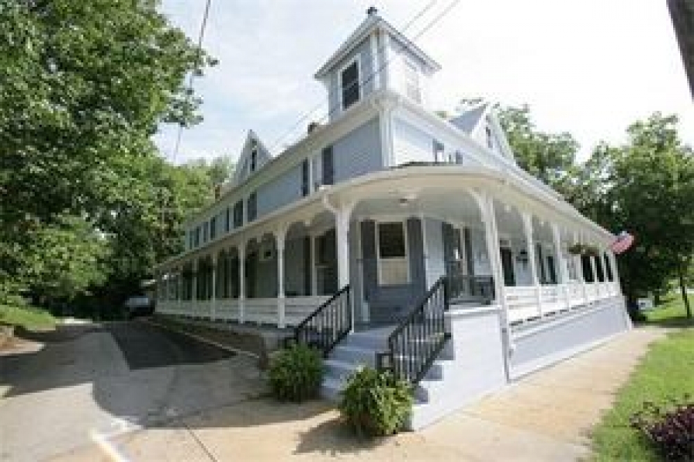 Shepard Inn Historic Downtown Dandridge