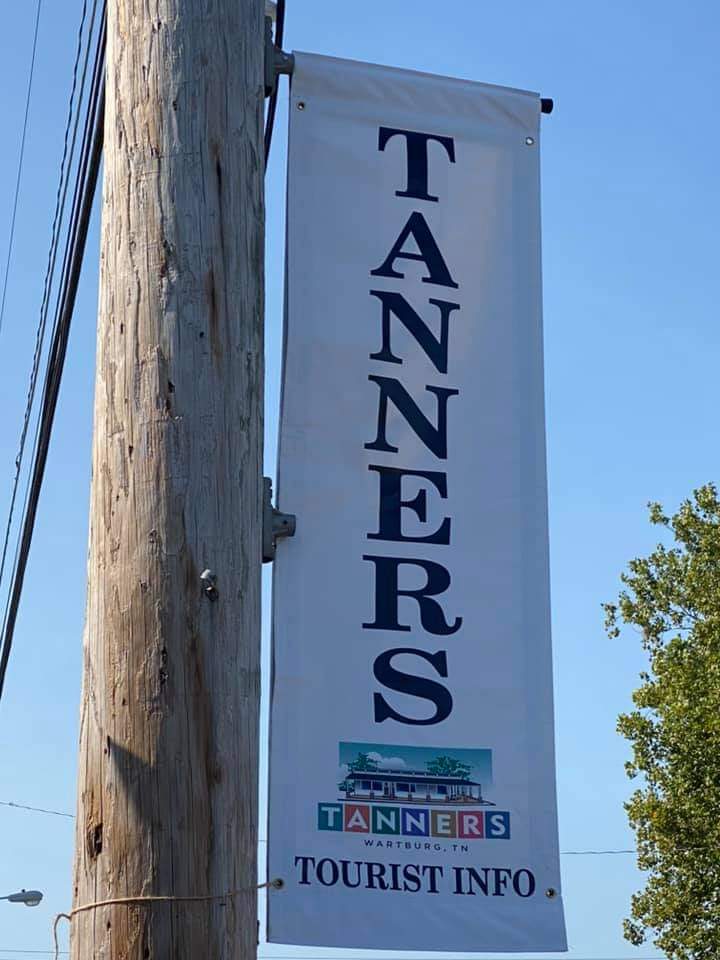 sign-tanners-tourism-info.jpg